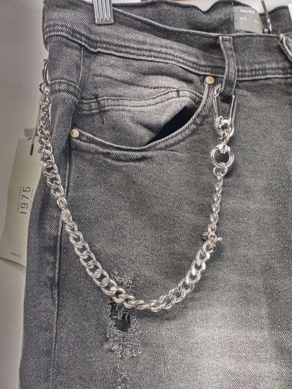 Zara Man Carrot Fit Black Ripped Jeans Men's 32 Distressed Removable Chain NWT - Picture 4 of 11